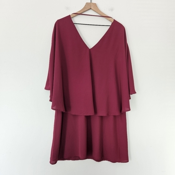 Cupcakes & Cashmere Revolve Suki cape red wine Vneck mini dress size L - Picture 7 of 9